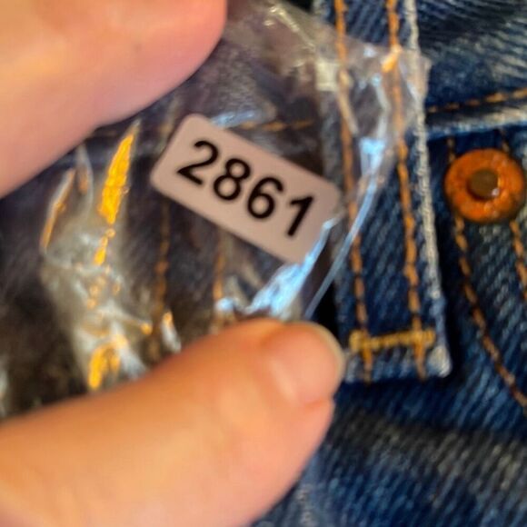 Levi’s 26” Wedgie Straight high waisted button fly raw hem jeans. - Picture 8 of 8